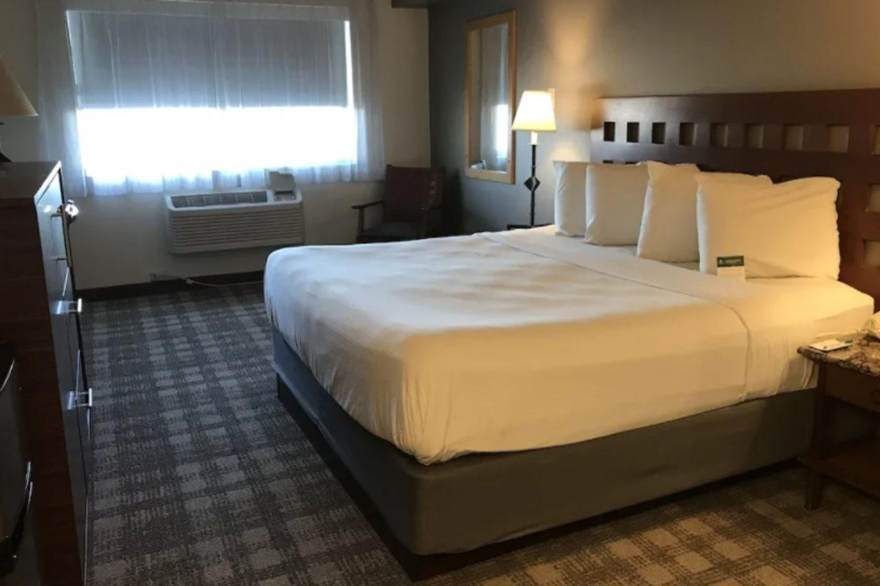 Hotel Greentree North I-25 2*
